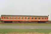 Umbau Roco BB 1./2. Klasse Wagen UIC-X Typ ABmz (22913 Byte)